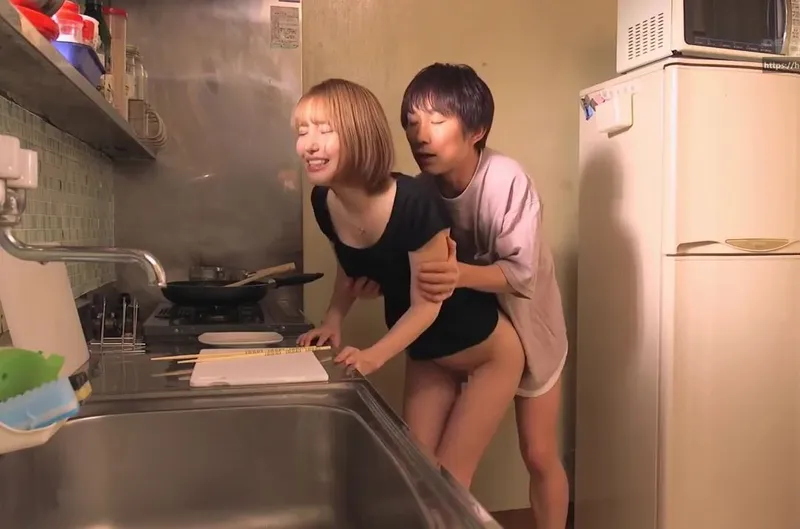 Chị dâu mất nết về quê chơi rồi chịch với cậu em chồng