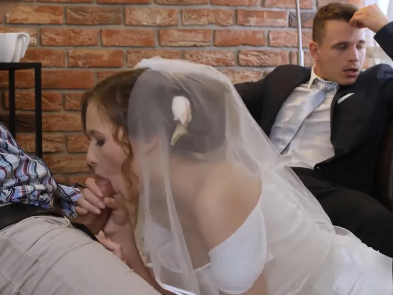 Cô dâu ngoại tình với trai ngay trước mặt ông xã mới cưới